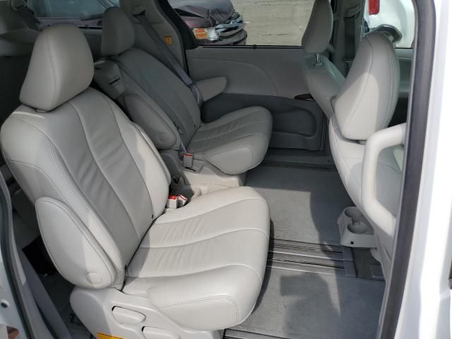 2013 Toyota Sienna XLE