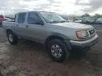 2000 Nissan Frontier Crew Cab XE