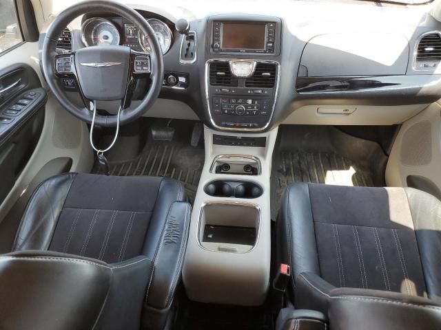 2014 Chrysler Town & Country Touring L