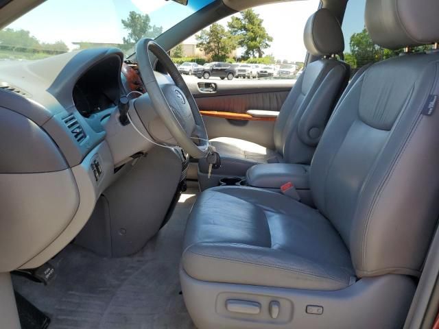 2010 Toyota Sienna XLE