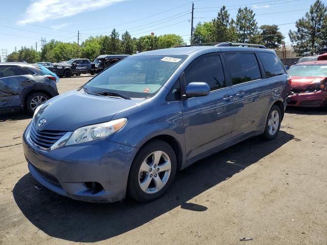 2016 Toyota Sienna LE