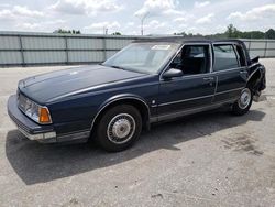 Carros salvage clásicos a la venta en subasta: 1985 Oldsmobile 98 Regency Brougham