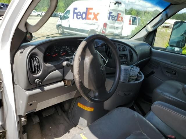 2006 Ford Econoline E450 Super Duty Cutaway Van