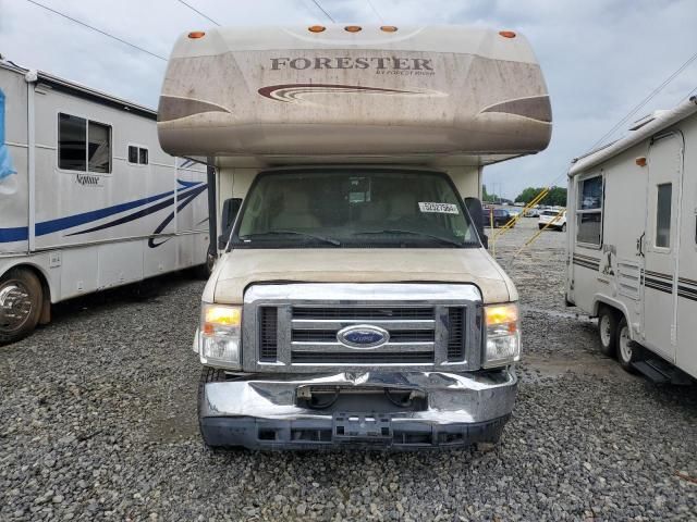 2014 Ford Econoline E450 Super Duty Cutaway Van