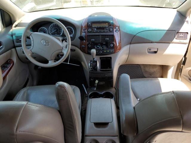 2005 Toyota Sienna XLE