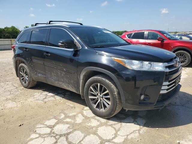 2017 Toyota Highlander SE