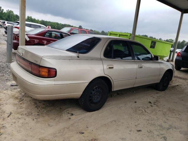 1992 Toyota Camry LE