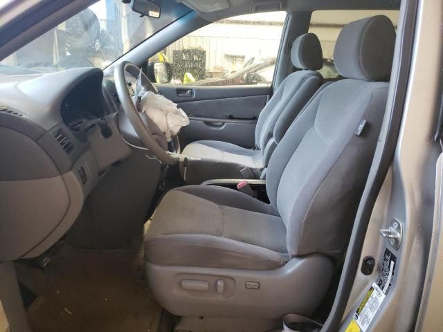 2006 Toyota Sienna CE