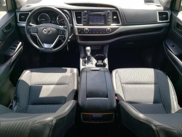 2015 Toyota Highlander LE