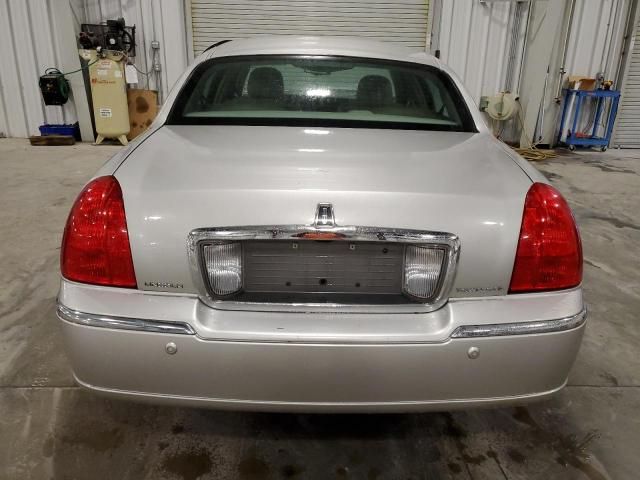 2004 Lincoln Town Car Executive