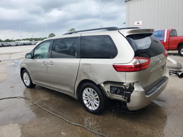 2015 Toyota Sienna XLE