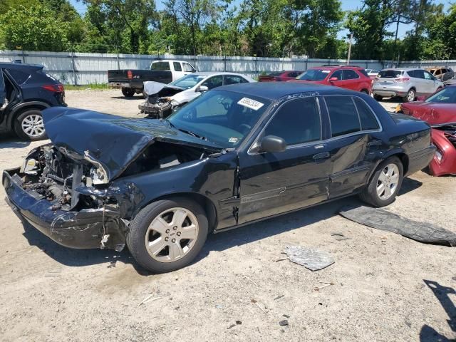 2004 Ford Crown Victoria LX