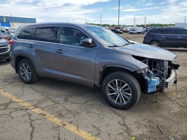 2017 Toyota Highlander SE