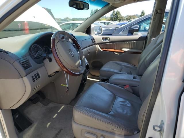 2005 Toyota Sienna XLE