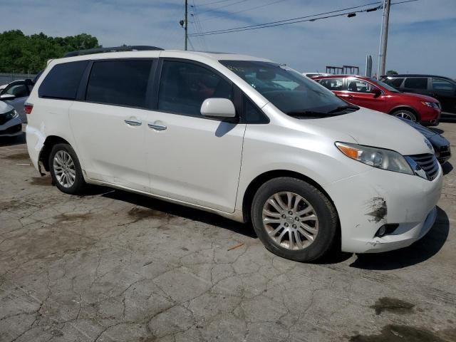 2017 Toyota Sienna XLE