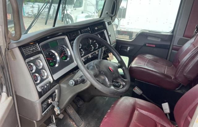 2010 Kenworth Construction T800