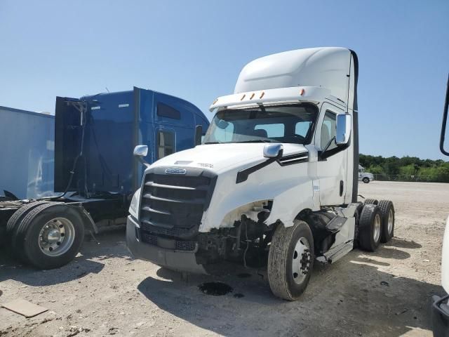 2019 Freightliner Cascadia 126