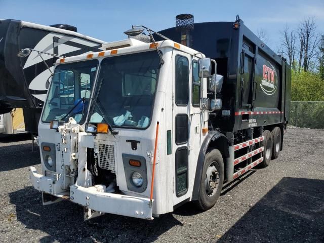 2011 Mack 600 LEU600