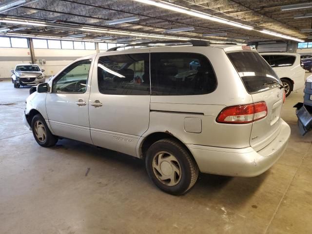 2003 Toyota Sienna LE