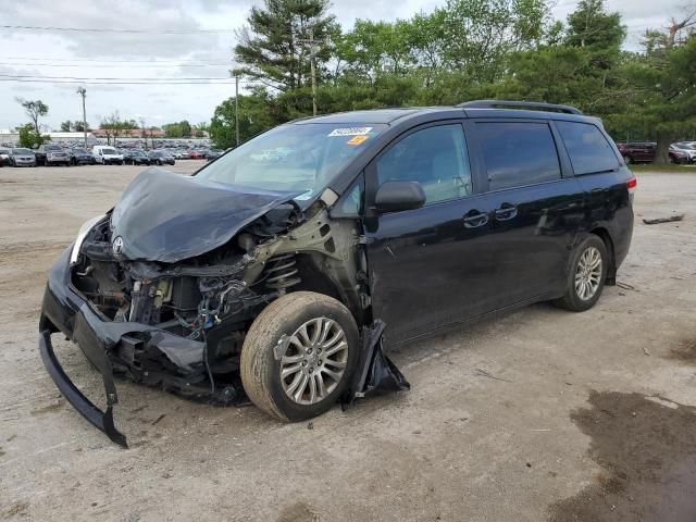 2011 Toyota Sienna XLE