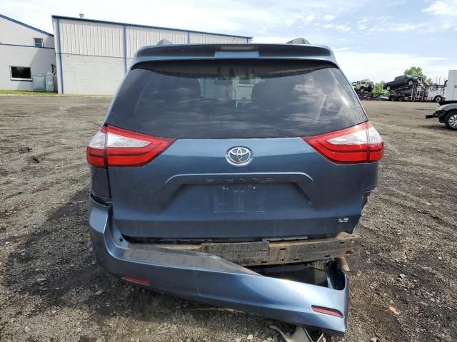 2015 Toyota Sienna LE