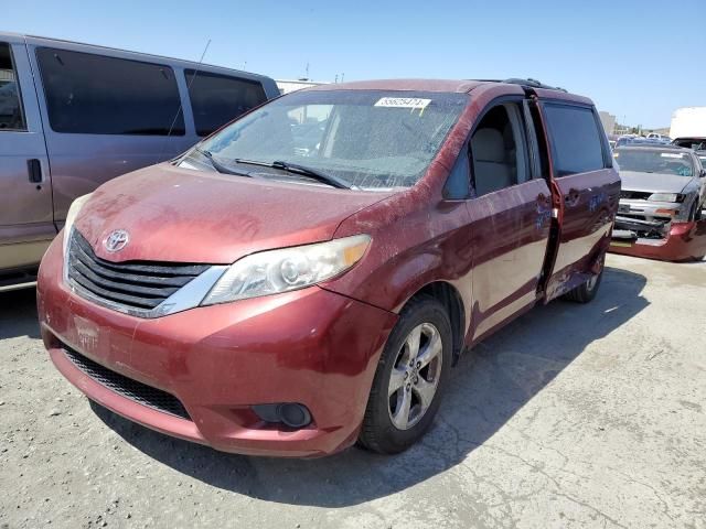 2012 Toyota Sienna LE