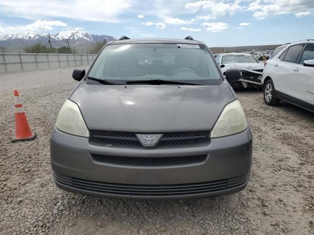 2004 Toyota Sienna CE