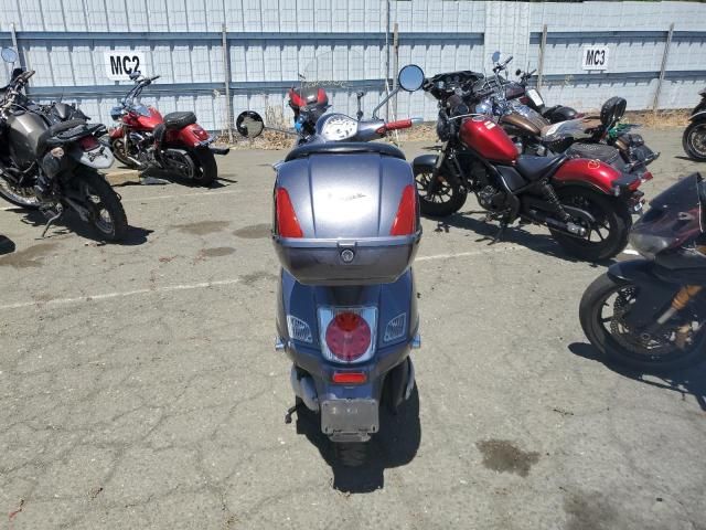 2005 Vespa Granturismo 200