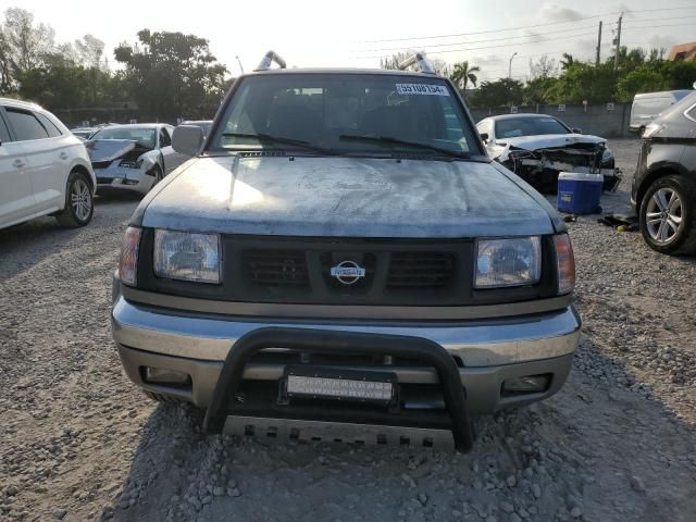 2000 Nissan Frontier Crew Cab XE