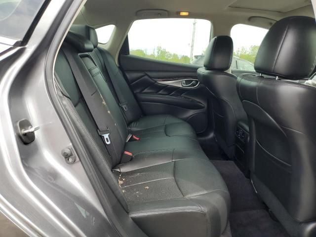 2015 Infiniti Q70 3.7