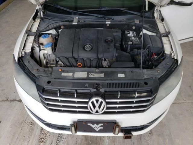2013 Volkswagen Passat SEL