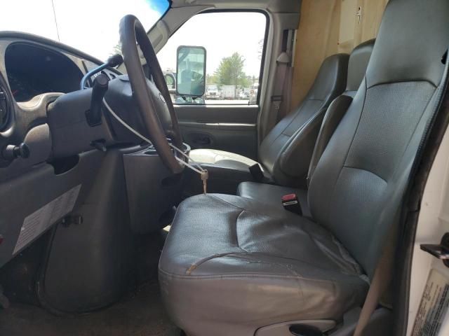 2007 Ford Econoline E450 Super Duty Cutaway Van