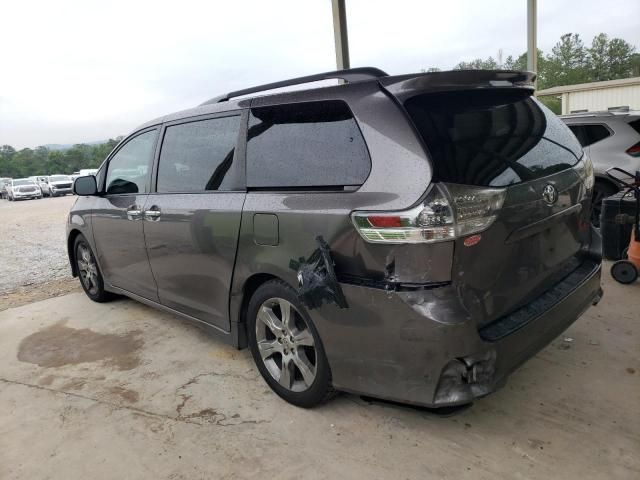 2013 Toyota Sienna Sport