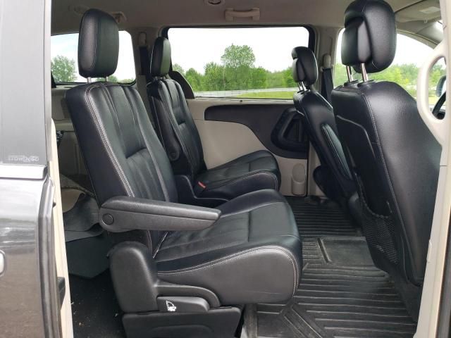 2012 Chrysler Town & Country Touring L