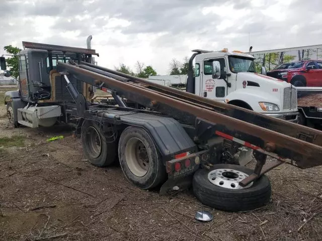 2001 Freightliner Conventional FLD120