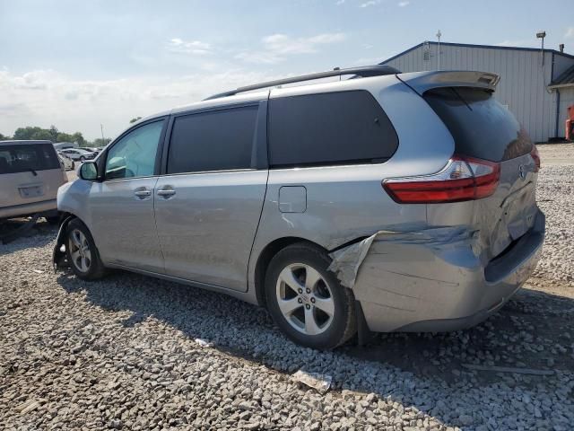 2016 Toyota Sienna LE