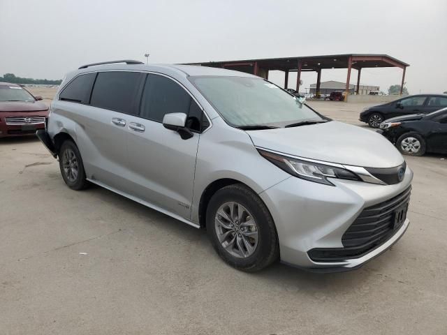 2021 Toyota Sienna LE