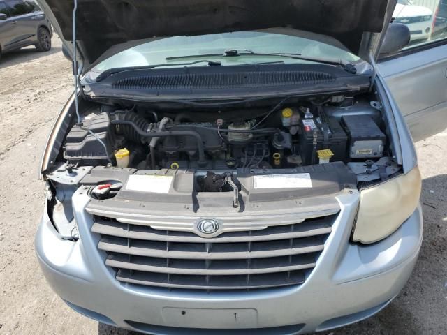 2006 Chrysler Town & Country LX