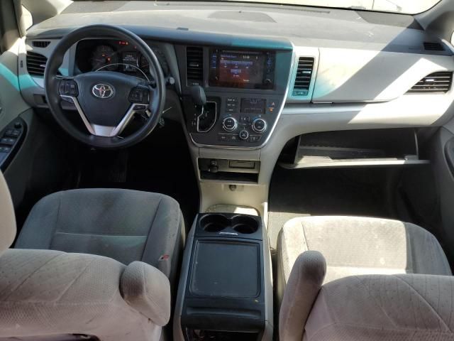 2016 Toyota Sienna LE