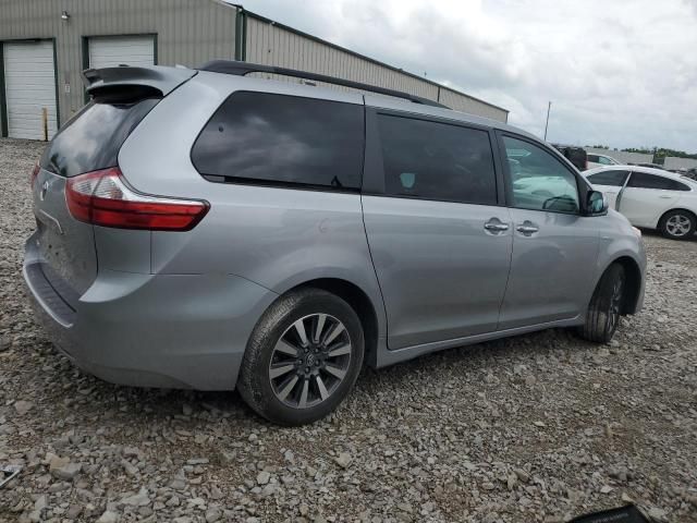 2018 Toyota Sienna XLE