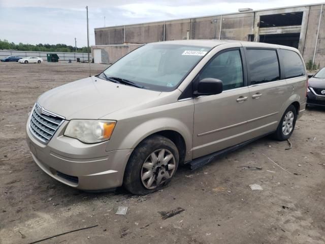 2009 Chrysler Town & Country LX