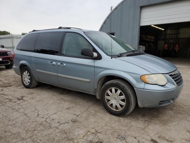 2005 Chrysler Town & Country Touring