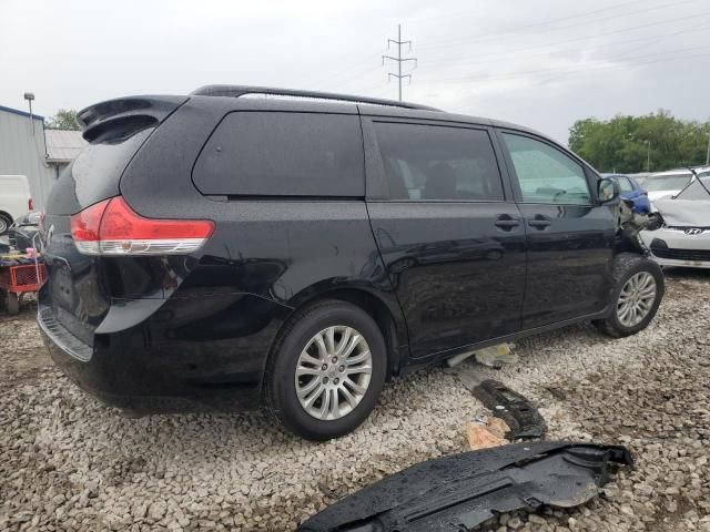 2011 Toyota Sienna XLE