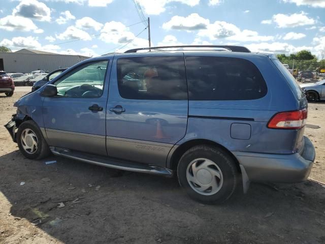 2002 Toyota Sienna LE