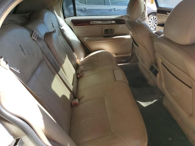 2004 Lincoln Town Car Ultimate