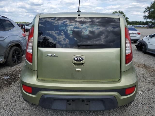 2013 KIA Soul +