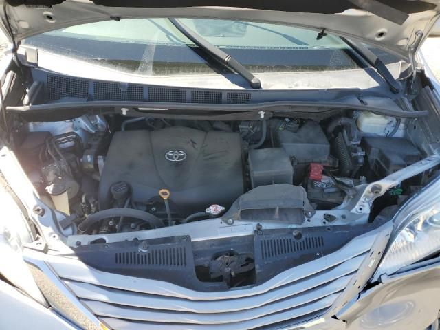 2017 Toyota Sienna LE