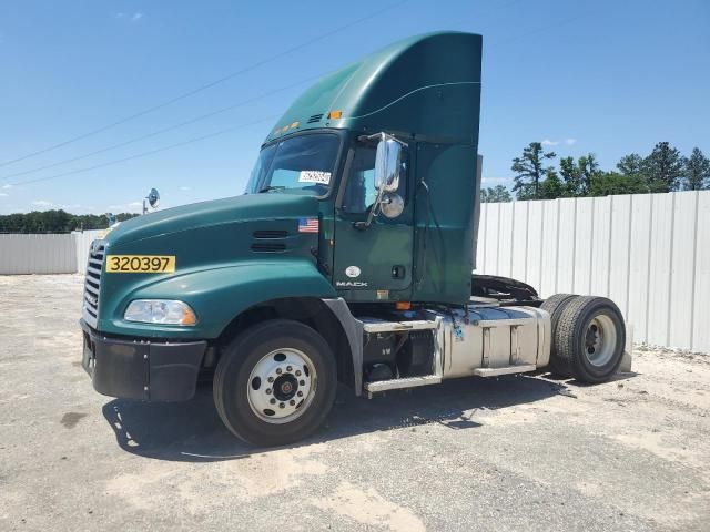 2013 Mack 600 CXU600