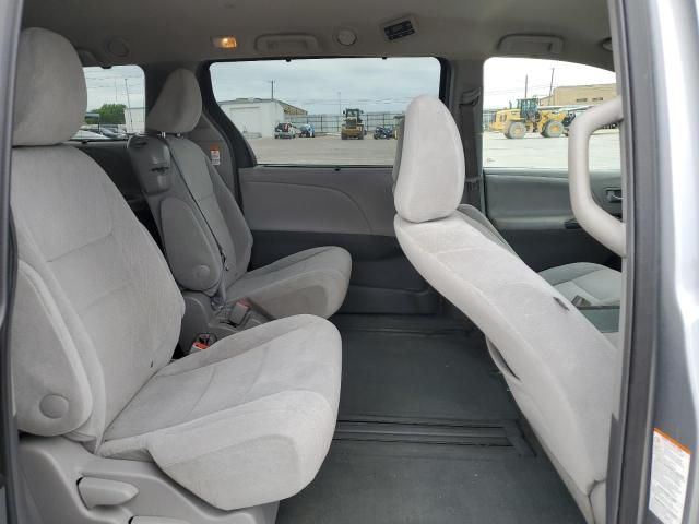 2015 Toyota Sienna LE