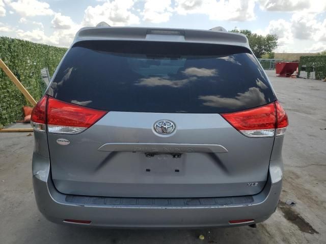 2013 Toyota Sienna XLE